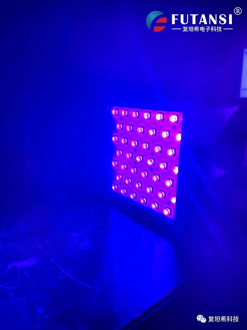 該選擇UV點(diǎn)光源固化機(jī)還是UV面光源固化機(jī)